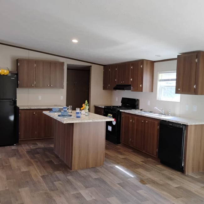 Building Photo - 98 Deerwood Park