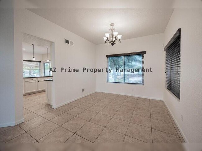 Building Photo - 1343 E Beacon Dr