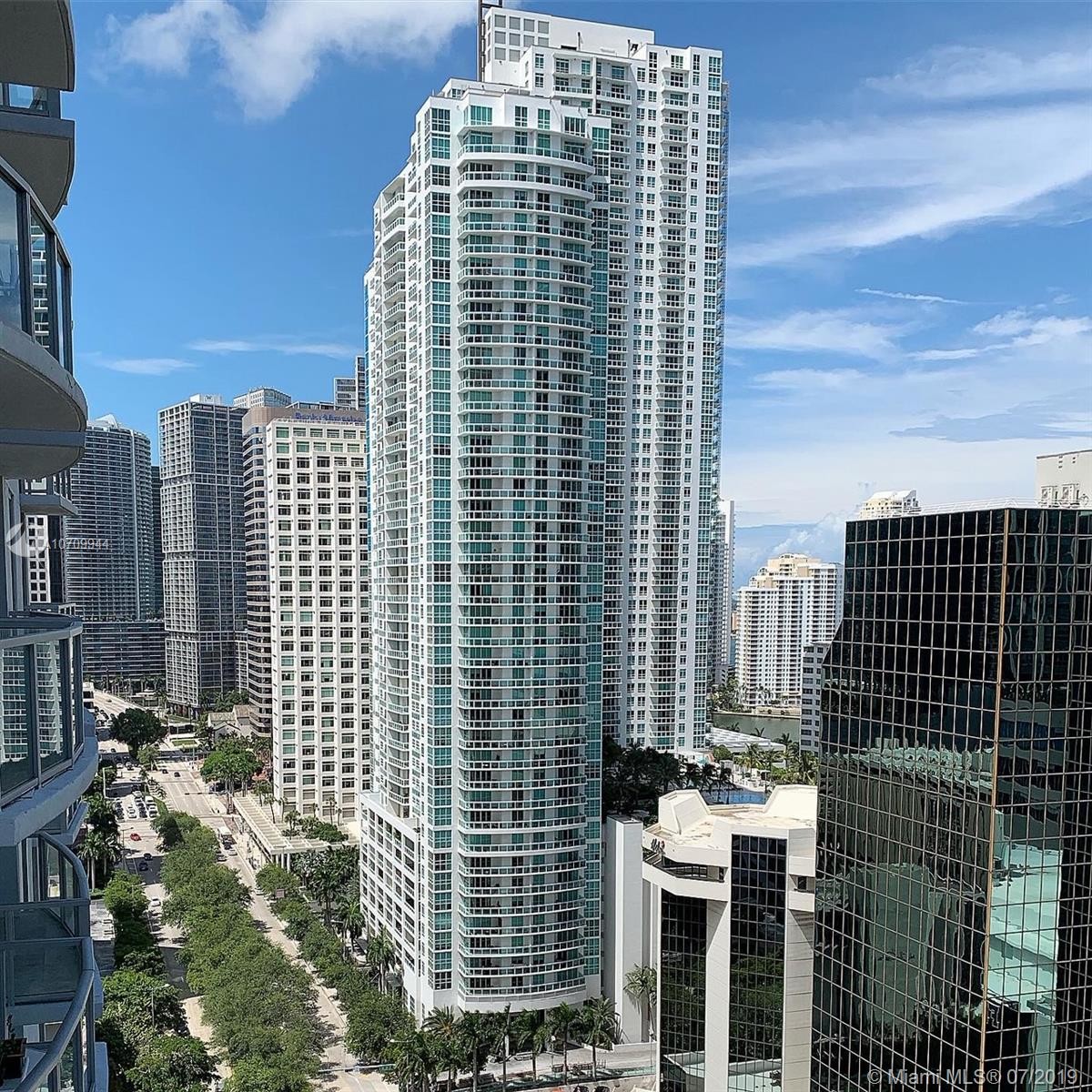 Building Photo - 1060 Brickell Ave