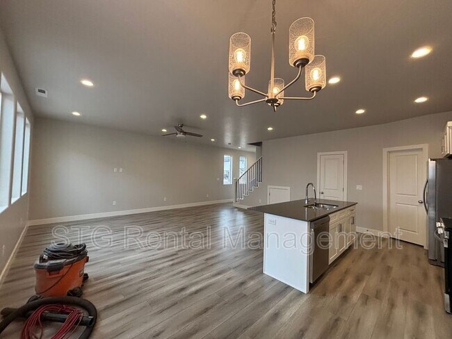Building Photo - 1085 S 4380 W