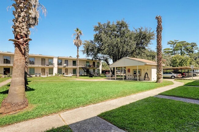 Building Photo - 1701 Johanna Dr
