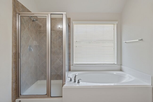 Building Photo - 2707 Oak Pass Ct