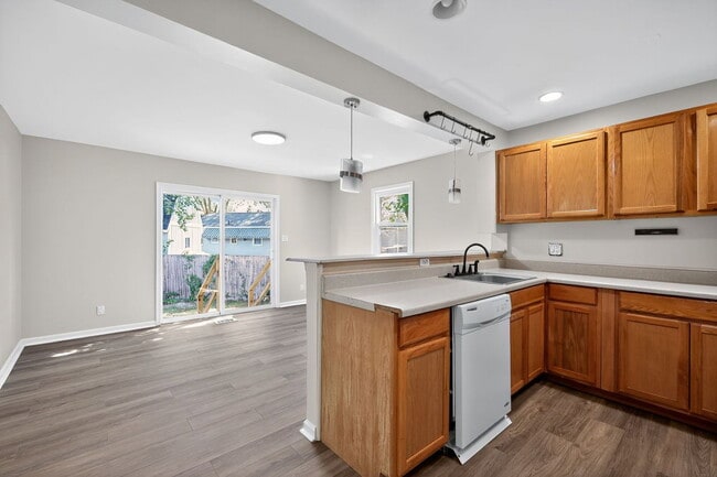 Building Photo - 9621 Narragansett Pkwy