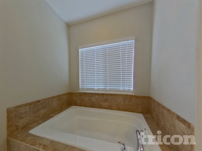 Building Photo - 7415 Pimlico Dr