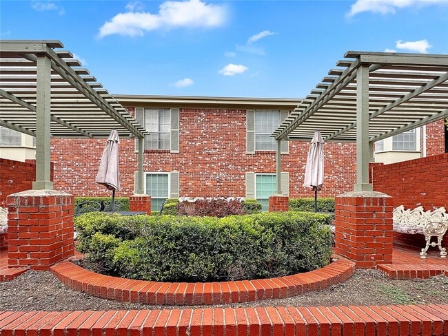 Building Photo - 7920 Rockwood Ln