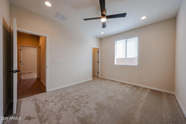 Building Photo - 25465 N 172nd Dr