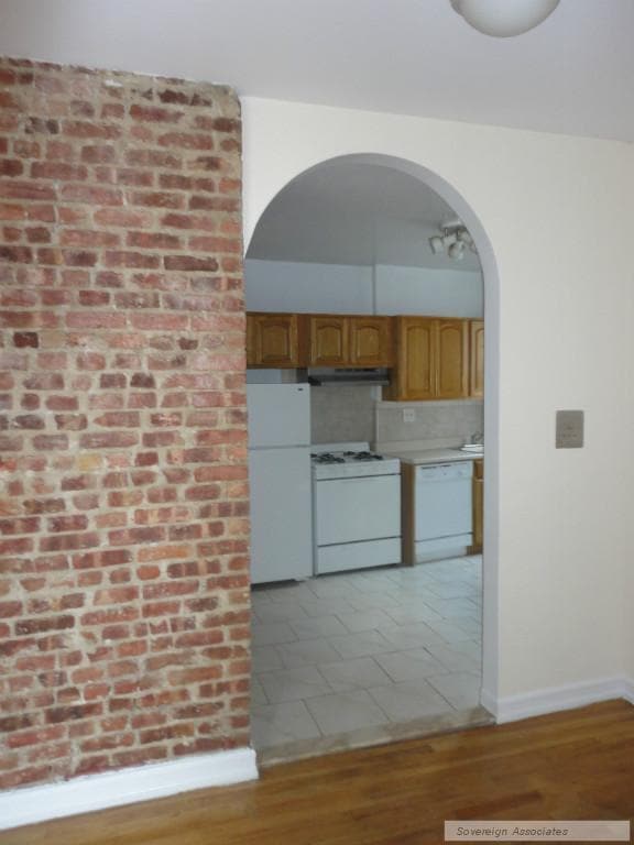 Building Photo - 112 Haven Ave