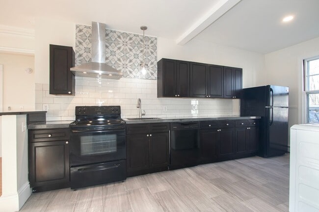 Building Photo - 85 Belknap St