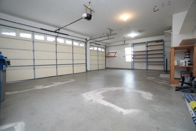 Building Photo - 11565 W Zachery Ave