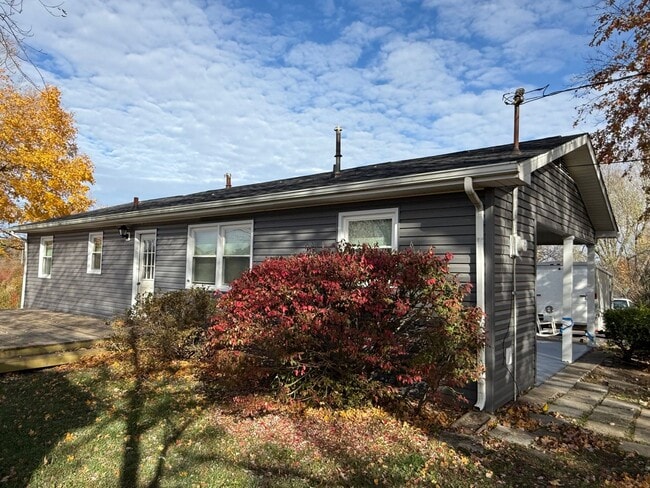 Building Photo - House in Kuttawa