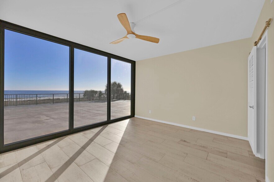 Building Photo - 601 1st St S