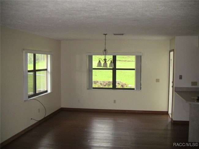 Building Photo - 109 Wright St
