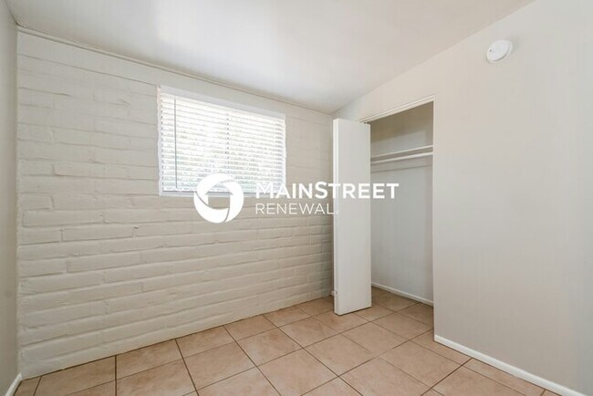 Building Photo - 3 Bedroom Pet-Friendly Home in Tucson, AZ ...