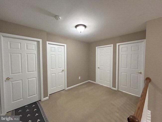 Building Photo - 122 Providence Ln