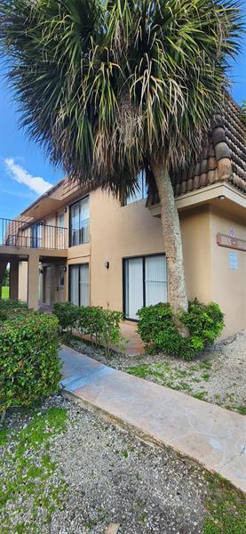 Building Photo - 10926 Royal Palm Blvd