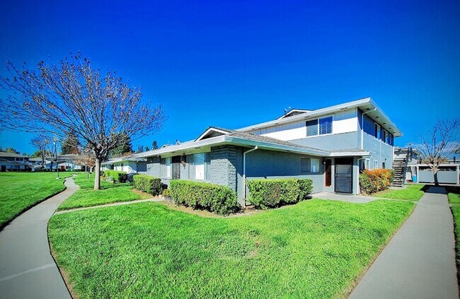 Building Photo - Beautifully Remodeled Two-story 2bd Condo ...