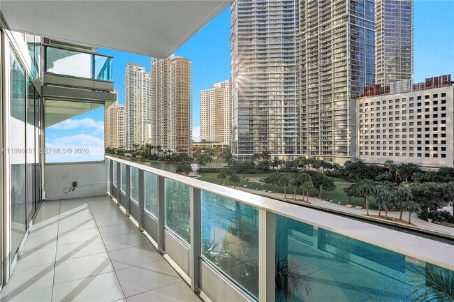 Building Photo - 200 Biscayne Blvd Way