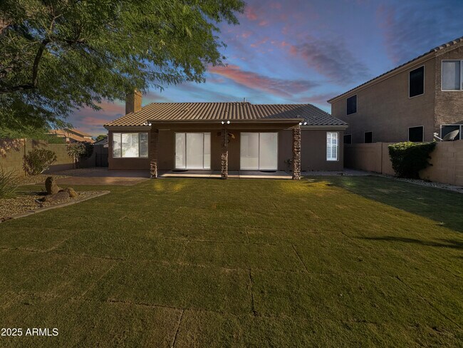 Building Photo - 1624 W South Fork Dr