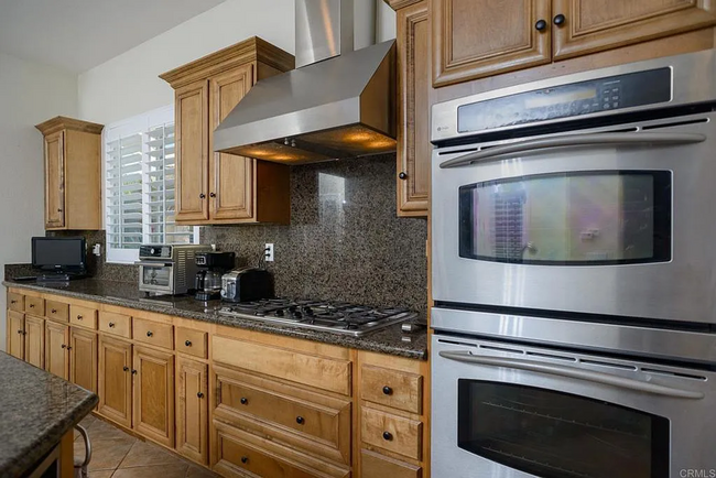 Building Photo - !!! RESORT-STYLE LIVING IN VALLEY VIEW EST...