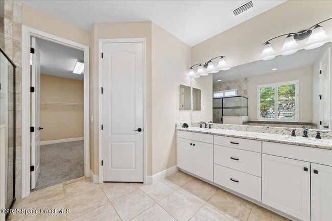 Building Photo - 2721 Casterton Dr