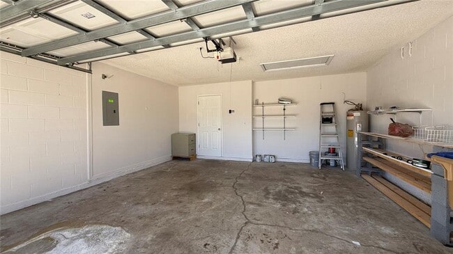 Building Photo - 7965 Golden Pond Ct