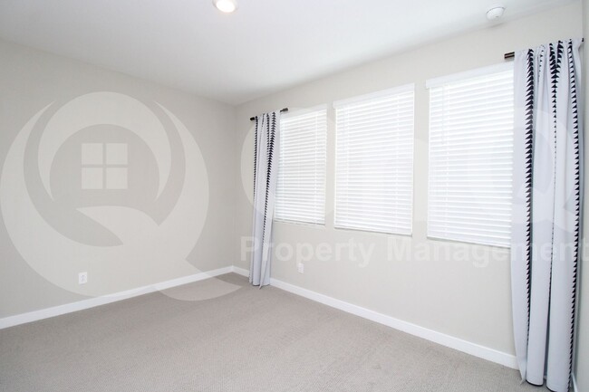 Building Photo - 4119 N 93rd Ln