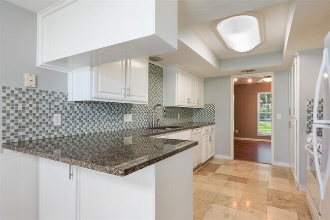 Building Photo - 2407 Harrowden Dr