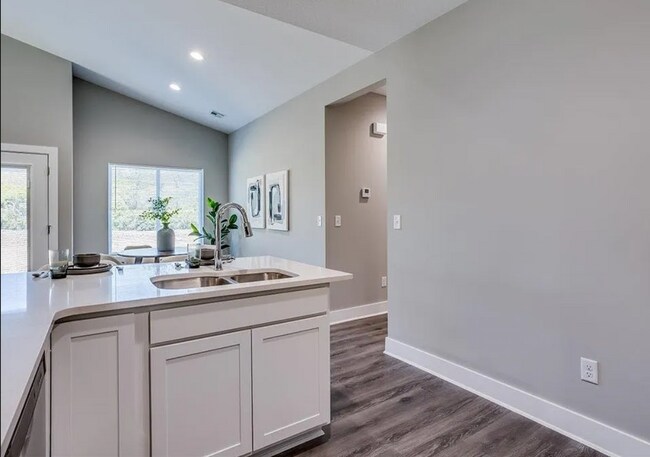 Building Photo - Modern 4 Bedroom Home in Falcon Falls Near Heights High School