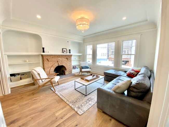Building Photo - Gorgeous Richmond Home w/Deck and Yard