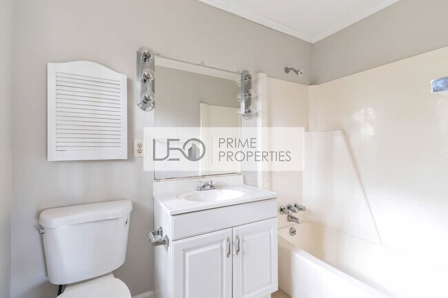 Building Photo - 2816 Deerwood Trail