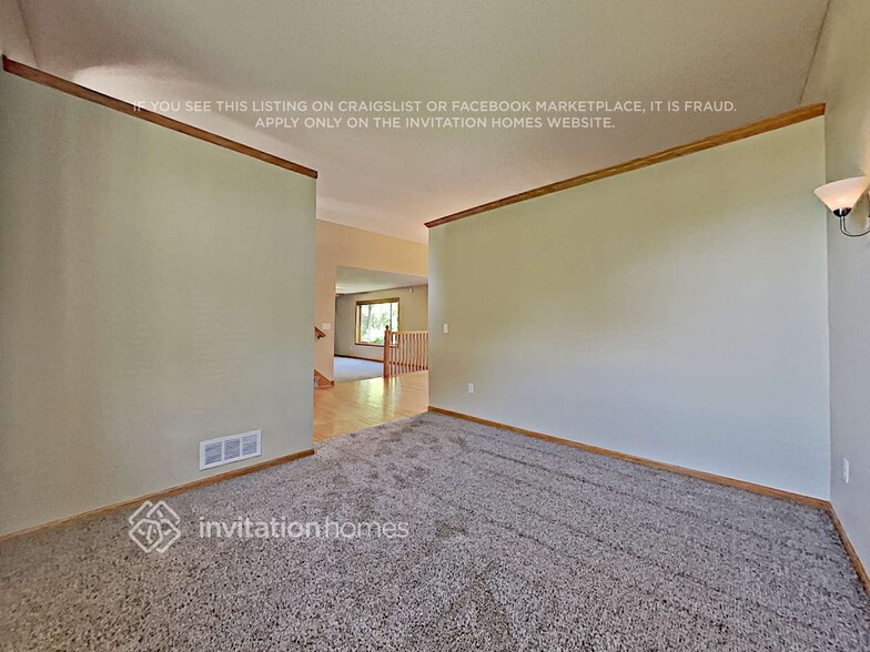 Building Photo - 5043 Ladyslipper Ave N