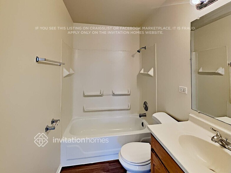 Building Photo - 4242 Clark Dr