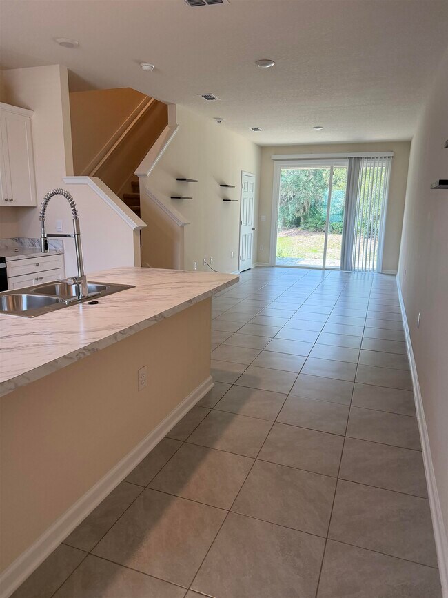 Building Photo - 136 Whispering Brk Dr