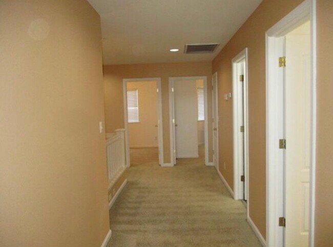 Building Photo - 2642 E Revere Rd
