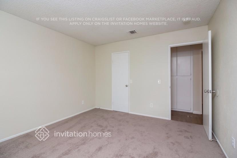 Building Photo - 14310 Agave St