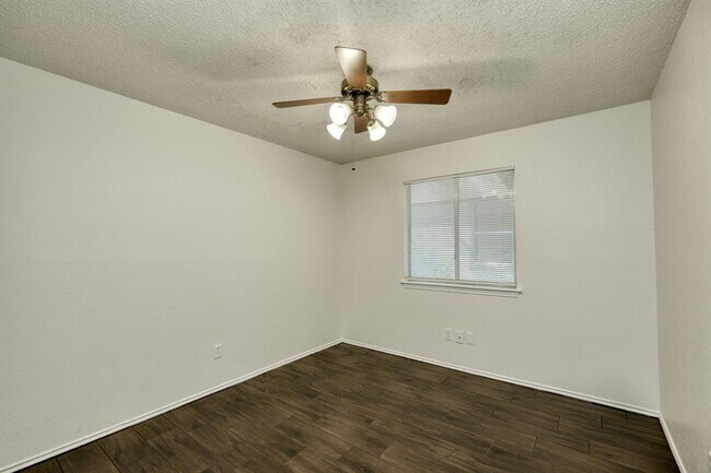 Building Photo - 1304 Garden Path Cove