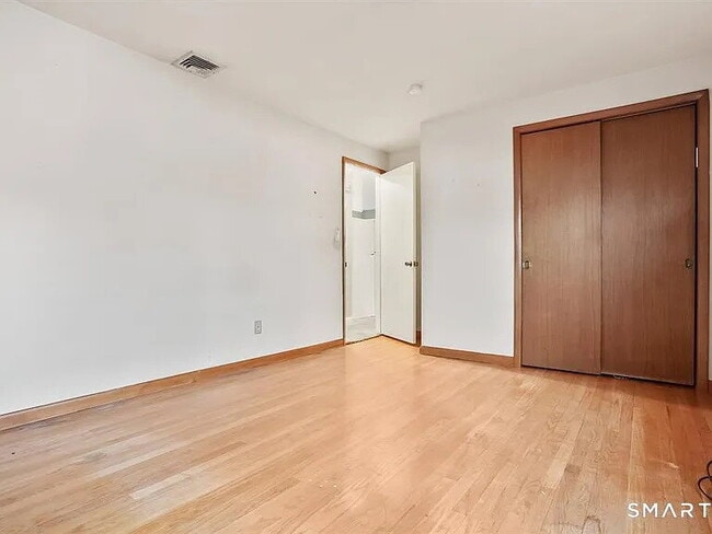 Building Photo - 4 bedroom ranch offering comfortable single-level