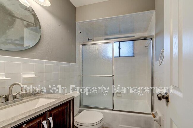 Building Photo - 1225 Thrush Ln