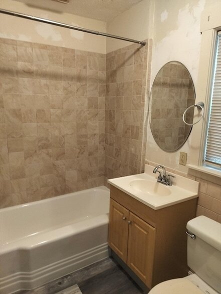 Building Photo - 462 Lincoln St