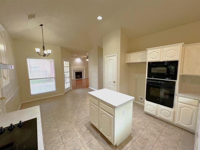 Building Photo - 705 Pine Lakes Dr