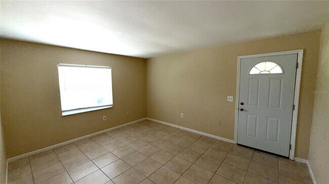 Building Photo - 215 E Hibiscus Dr