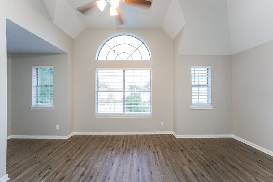 Building Photo - 5822 Cinnamon Creek Cir
