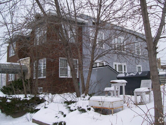 Building Photo - 3029 Holmes Ave