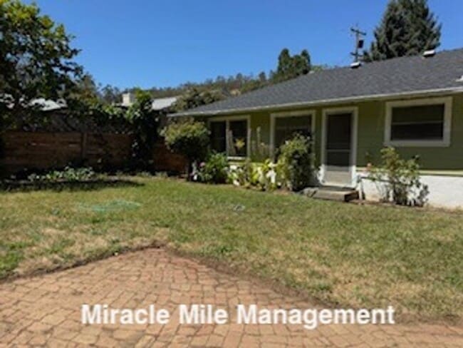 Building Photo - Charming Sun Valley Home with Wonderful Ou...