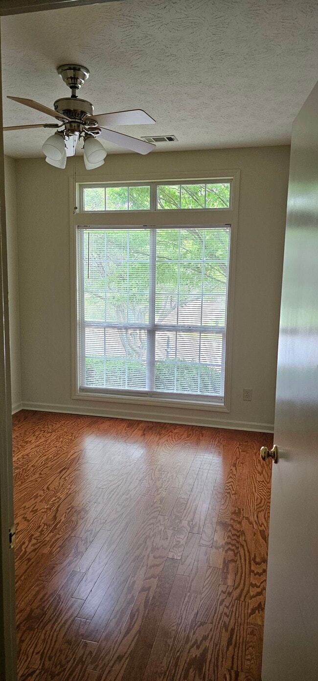 Building Photo - Overwood - Auburn