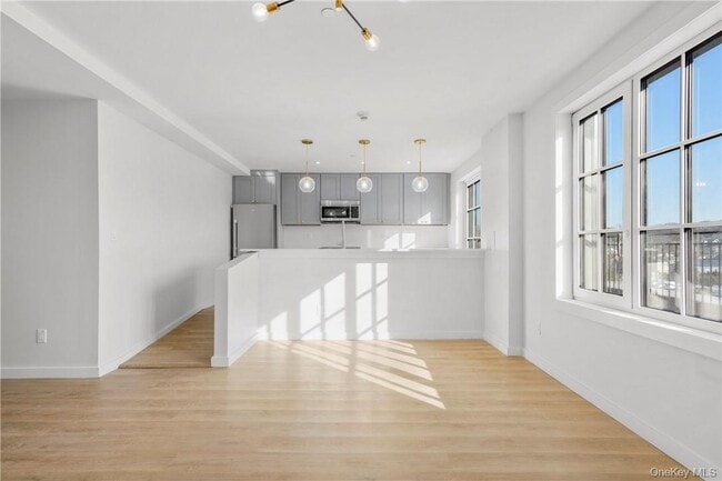 Building Photo - 139 Fifth Ave