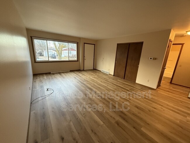 Building Photo - 2717 Victoria Ln