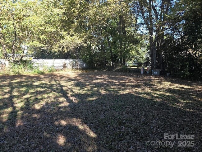 Building Photo - 412 Park Ave