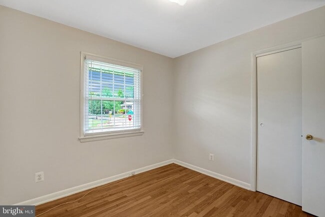 Building Photo - 821 N Latham St