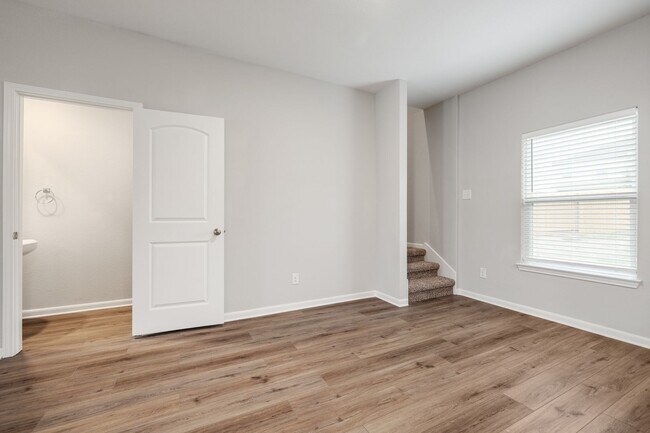 Building Photo - 2 Week Free Move-In Special! Contemporary Charm in Hightop Ridge | Spacious Layout & Large Privat...